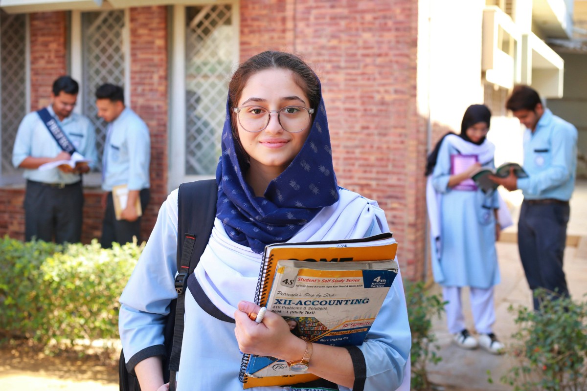 Pakistani student applying for a fully funded scholarship 2026
